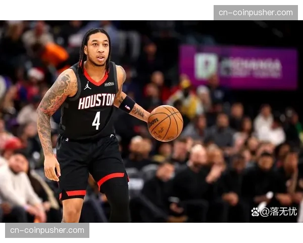 火箭正式签约戴维森凑齐15人名单，范弗里特亚当斯赛季报销